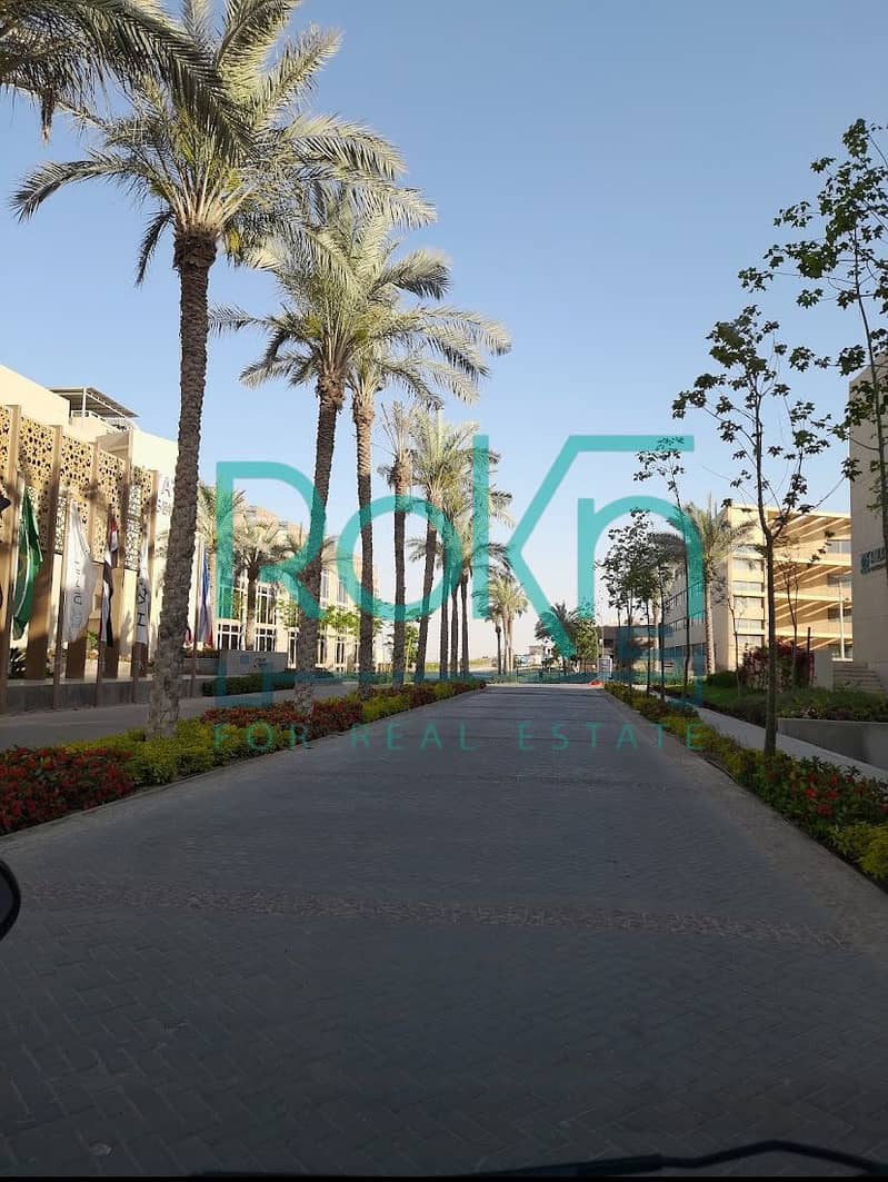 2 3737ff88-daae-44d4-aa5c-8acf688d27d0. jpg