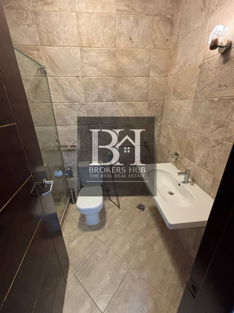 12 d8b01efc-1a72-4aba-a347-58cb24834a9c. jpeg