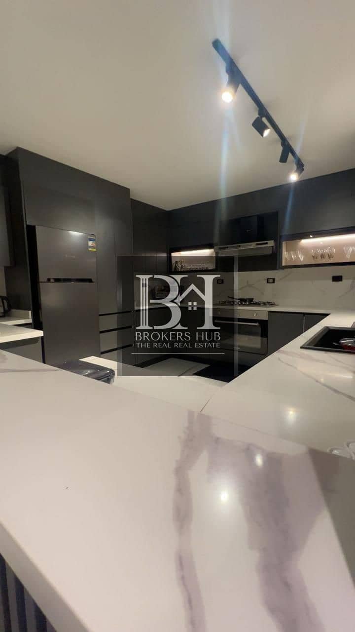 6 ab12f659-1c02-40f5-8d47-6ebf2aa49c2c. jpeg