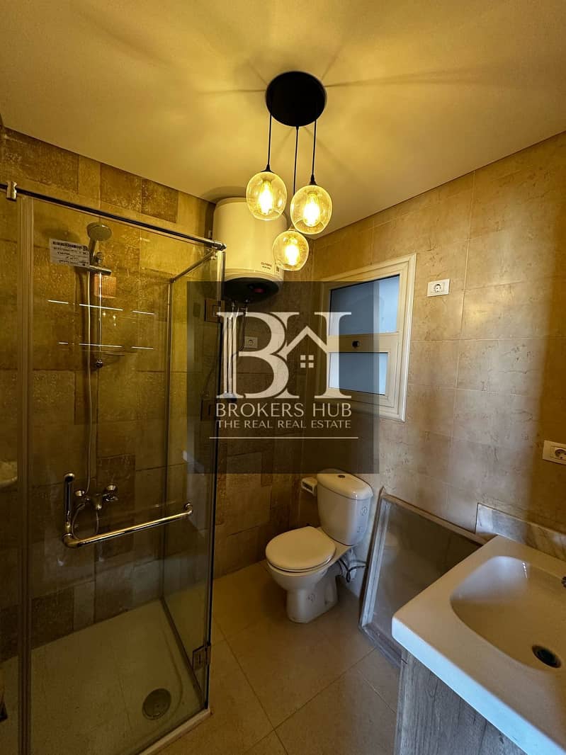 8 b097ec9b-f8f2-4d66-a0c3-d3afff7d9d25. jpeg