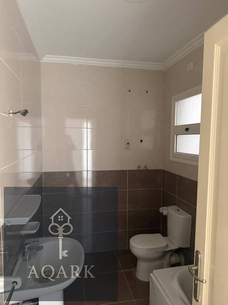 2 2d007603-69bc-4e21-b0f3-fc775955d29a. jpg