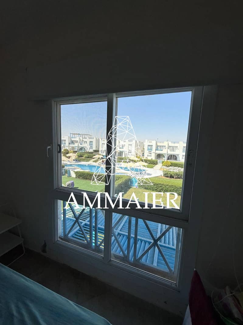 10 b90610d2-c486-433e-b00d-40b1ec4c4d2c. jpg