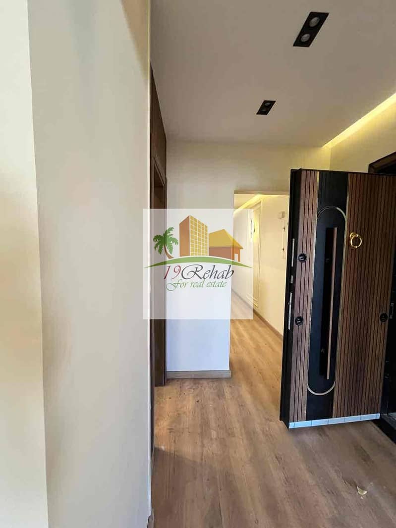 12 f61f519a-fccd-4607-a06b-771ed449e374. jpg