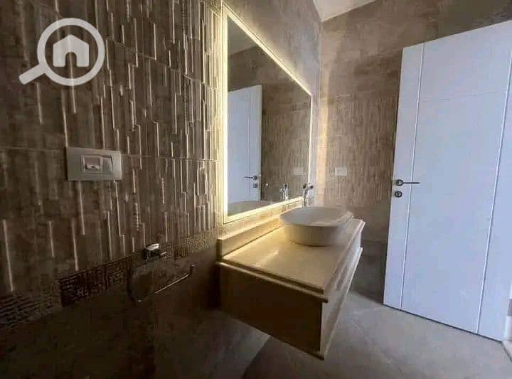 2 023d64ae-5540-4b68-ba5d-b4ec126661ba. jpeg