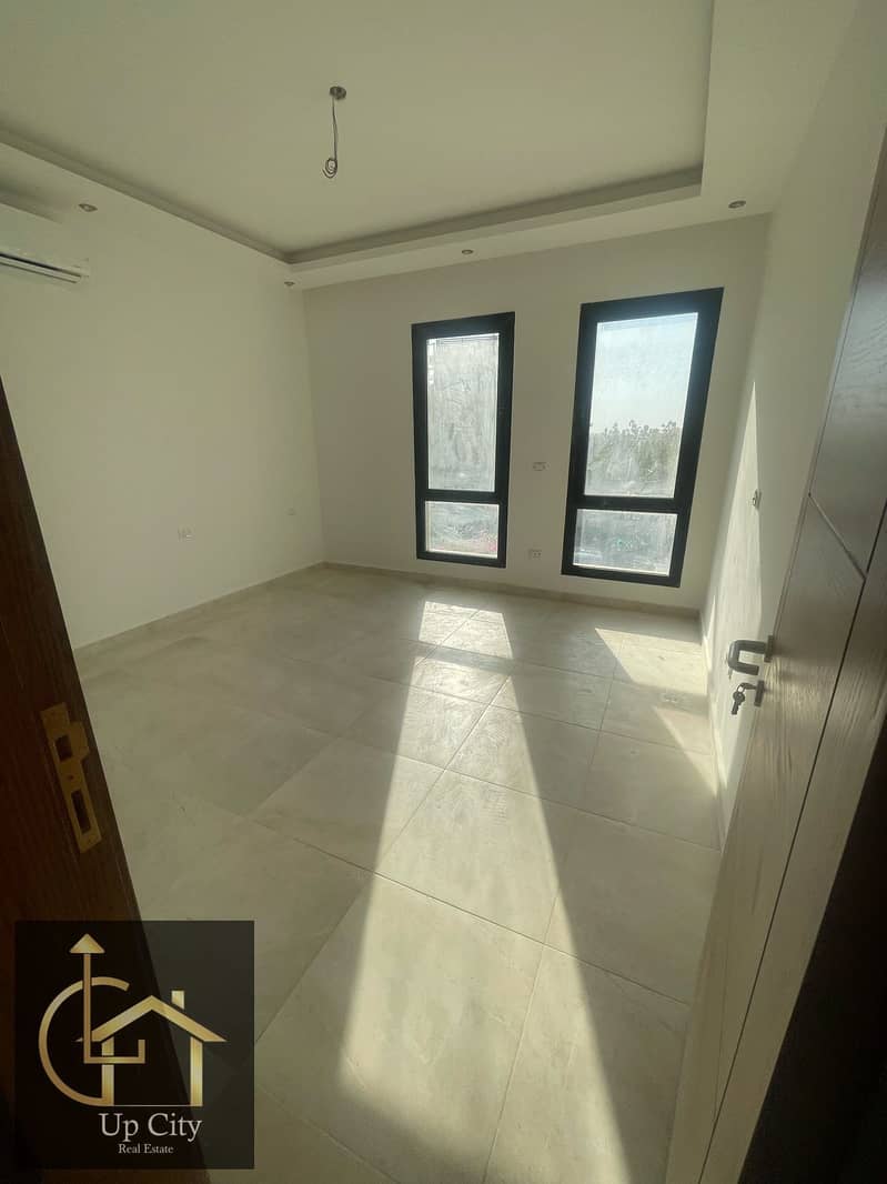 4 WhatsApp Image 2025-11-18 at 16.53. 24 (1). jpeg