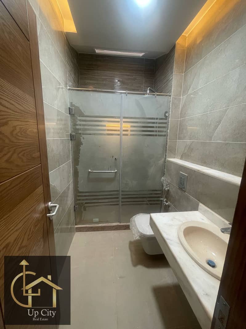 8 WhatsApp Image 2025-11-18 at 16.53. 26 (2). jpeg