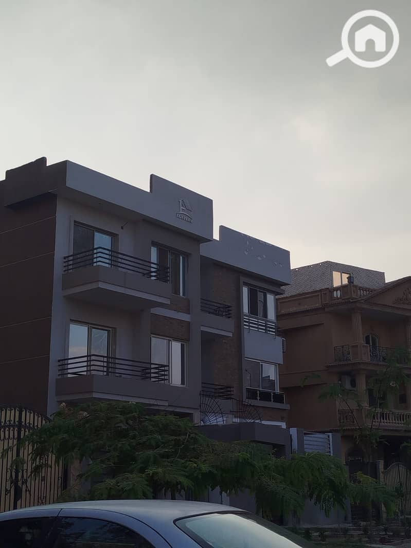 10 c16853c7-388d-4223-a6e6-bdc8f1883440. jpg