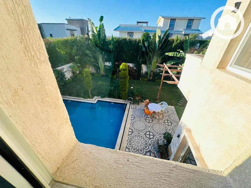 7 8fd09fa4-ce6f-43c2-b628-b36d8266e2dd. jpg