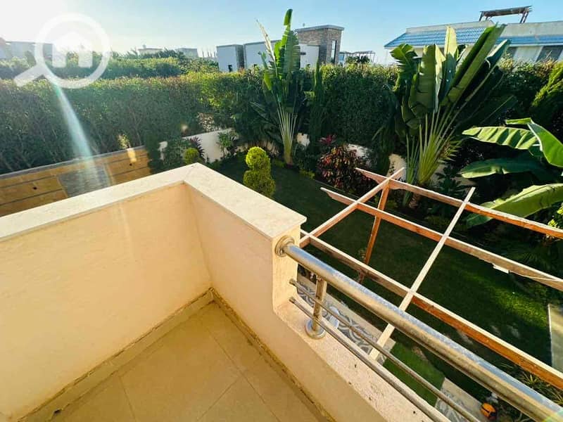 18 fe2c13a4-9094-4e8c-aa94-9c2914f02b06. jpg