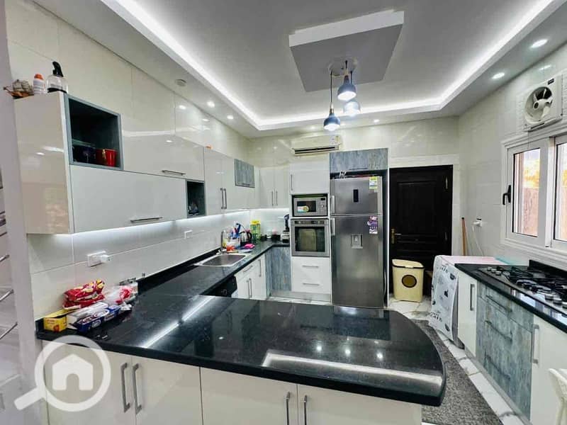 24 41122804-cb27-4c8a-b98f-1e036b4e68c3. jpg