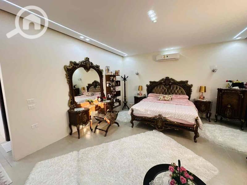 32 5b8724e8-5306-4d15-8eb3-57599c4a2981. jpg