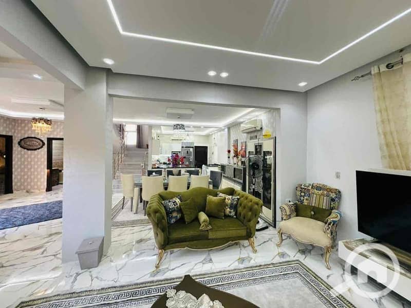 35 f76f2768-016d-42bd-b57e-06b7e11a2e5b. jpg