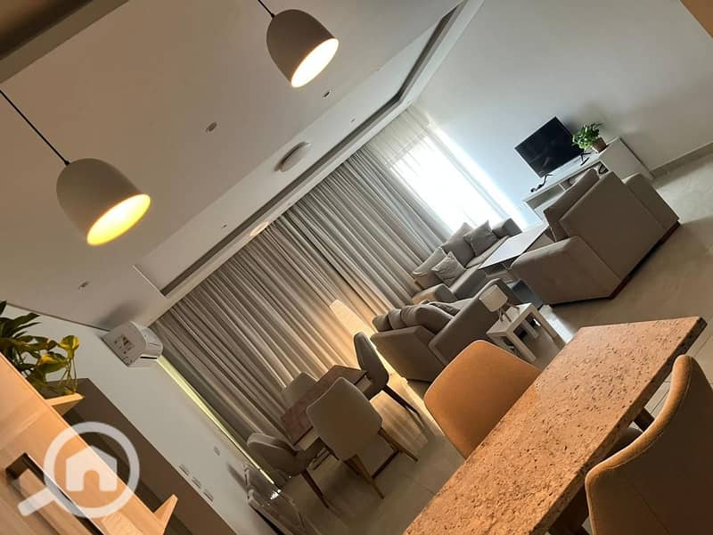 4 039e82d3-a918-434b-bc64-f07497066467. jpeg