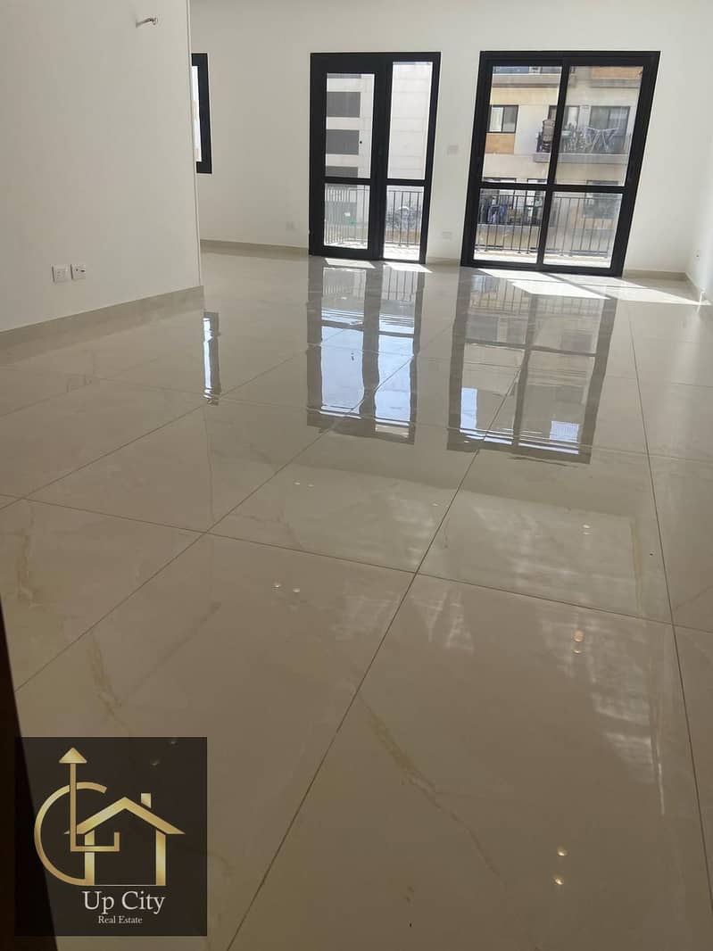 4 WhatsApp Image 2025-11-18 at 17.16. 29 (1). jpeg