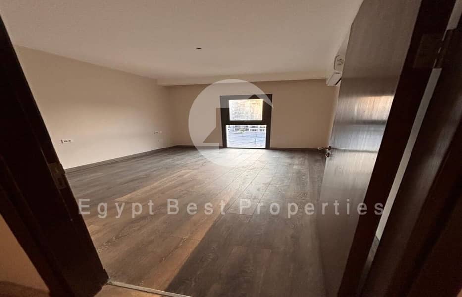 10 821d52ac-dca4-4f1b-999e-2decc5673b1d. jpeg