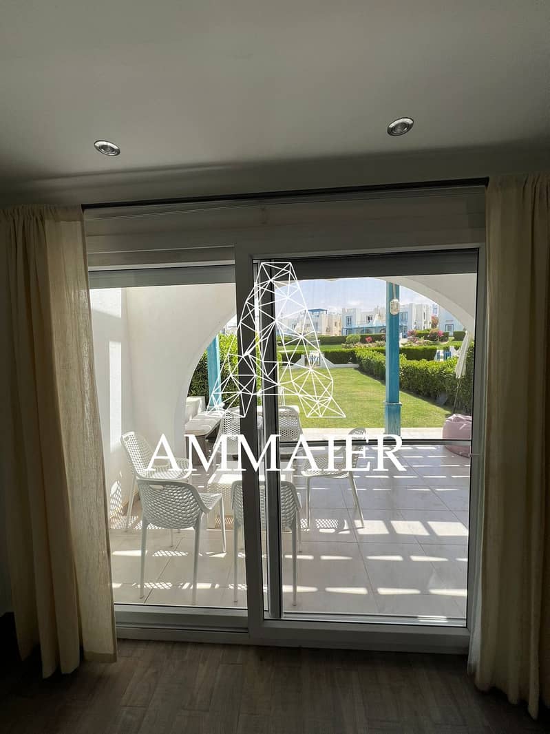 3 ef508391-1718-4774-b8c0-d20d8f8ddcbc. jpeg