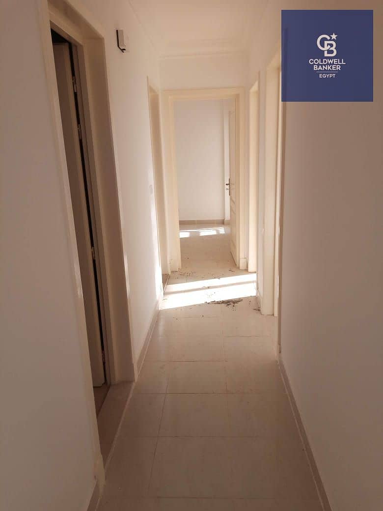 2 b6d0b7de-a09d-4126-8263-1ad98ec7990f. jpeg