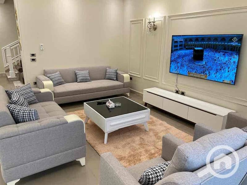 3 82f358a1-b7ff-42dc-b72a-3db8384202b5. jpg