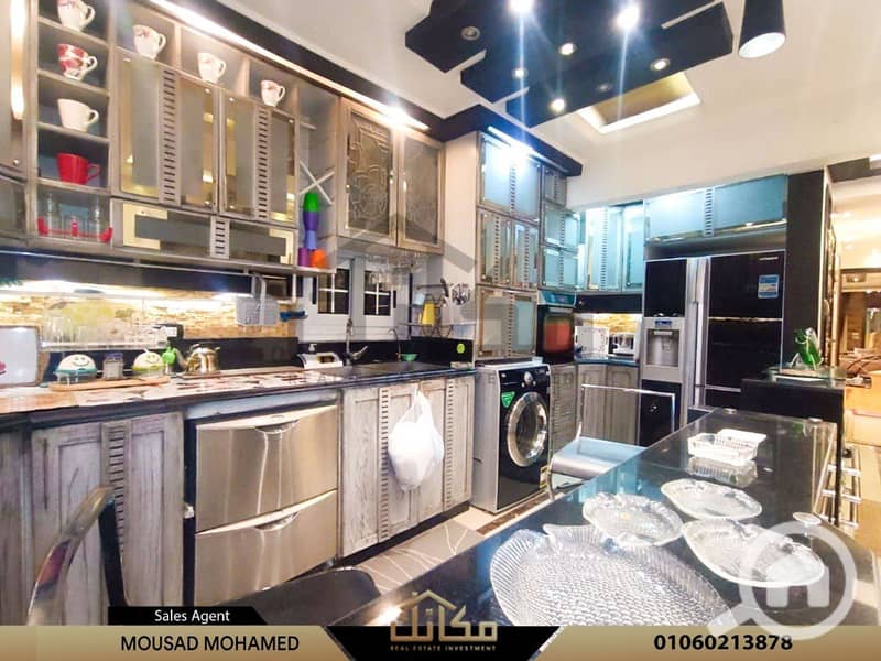 12 6551ed15-61bb-402e-a1ee-3027ed0e7d69. jpg