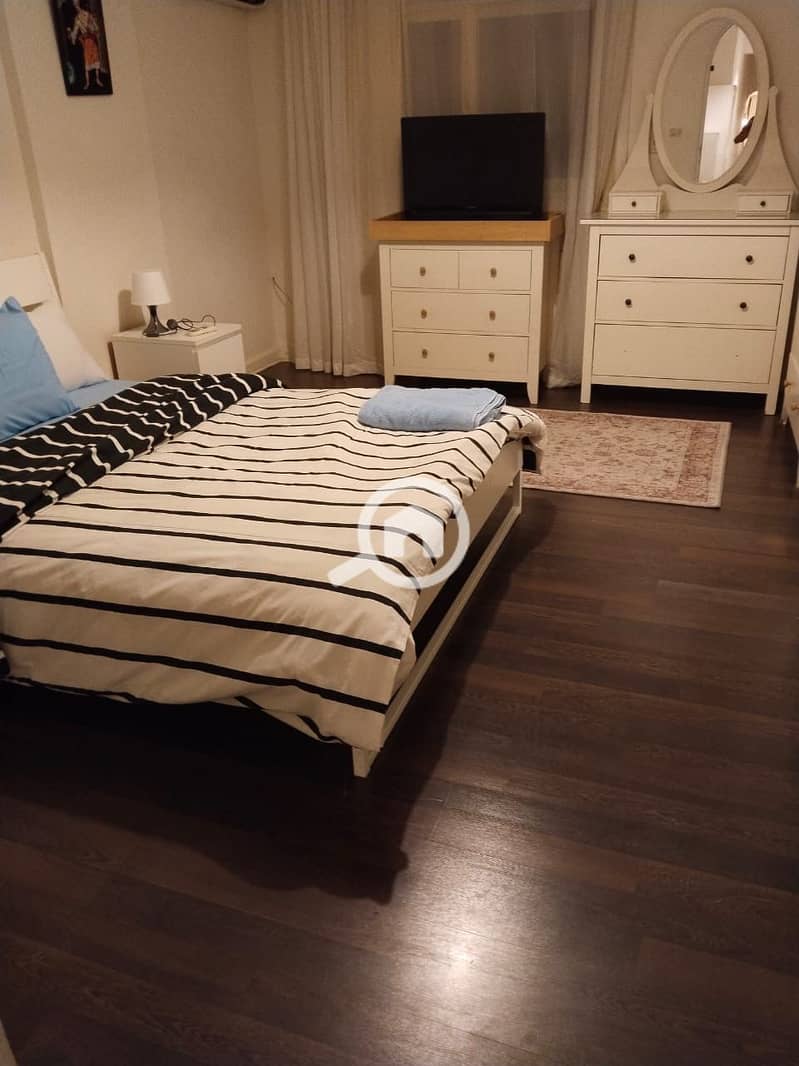 12 74780d40-e3ea-41d8-a664-e09b4dcbc3dd. jpeg