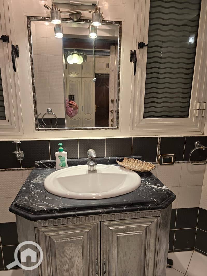 4 0527a71b-6174-428f-88e8-ad9619bf4827. jpeg