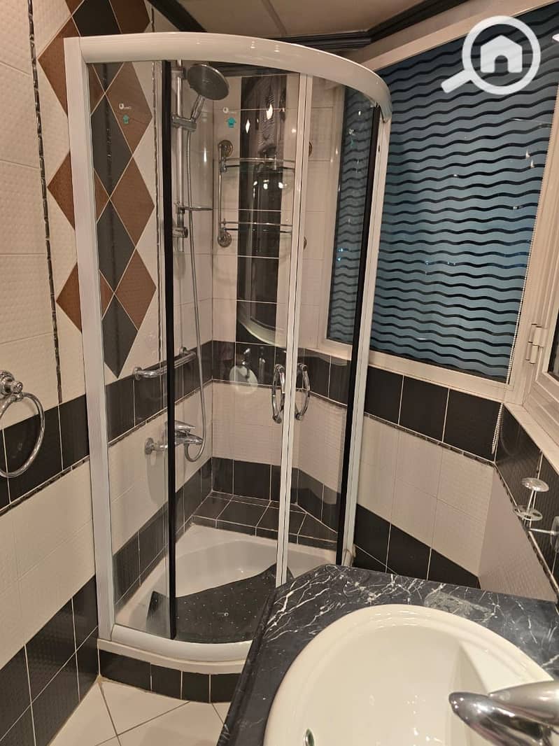 12 75b55d1e-fc43-4517-b339-80d266282c9c. jpeg