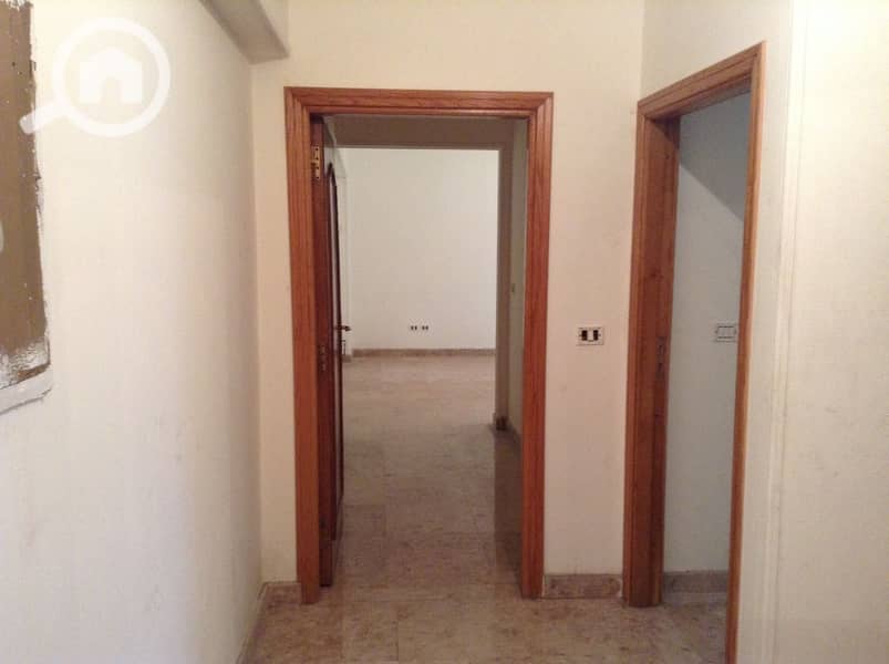 5 ffd5234c-6aa0-4e63-a1fb-3349c7ddd098. jpeg