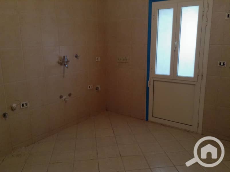 12 14721b79-f2b6-4002-83fa-2d5716d4baac. jpeg