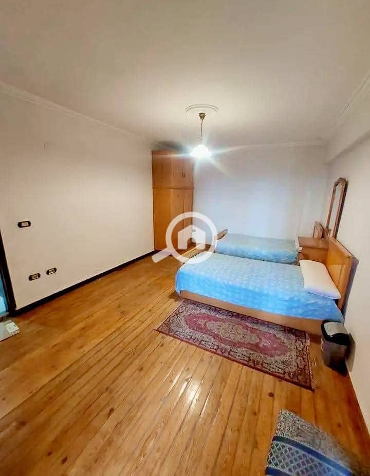 4 11ea0e0b-37a3-4947-b2c7-f3fd2a6b69db. jpeg