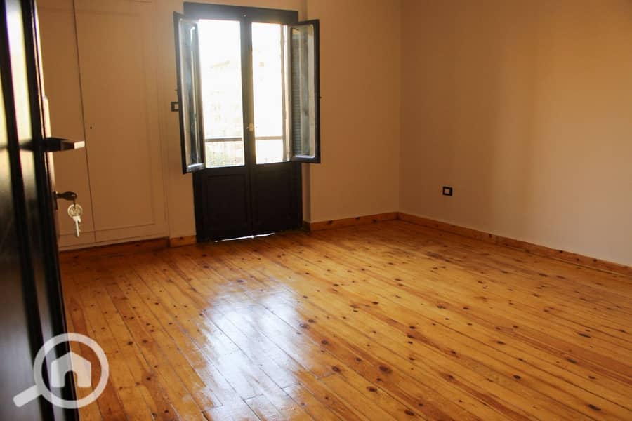 15 358ff110-5331-4e85-96b6-af2349a3f3ba. jpeg