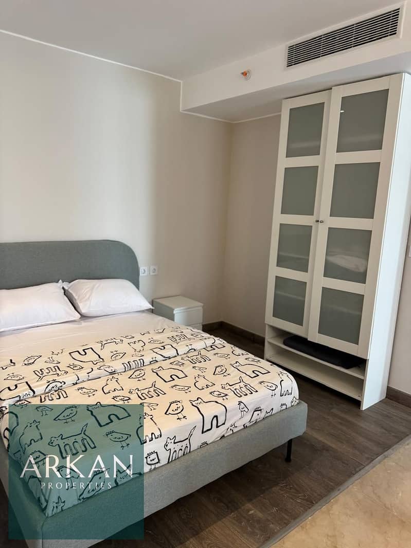 12 d98fc4d5-acf8-4603-b1b5-166280618073. jpg