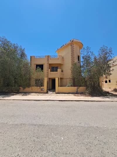 4 Bedroom Villa for Sale in Sheikh Zayed, Giza - فيلا مستقله للبيع بكمبوند جولف السليمانية