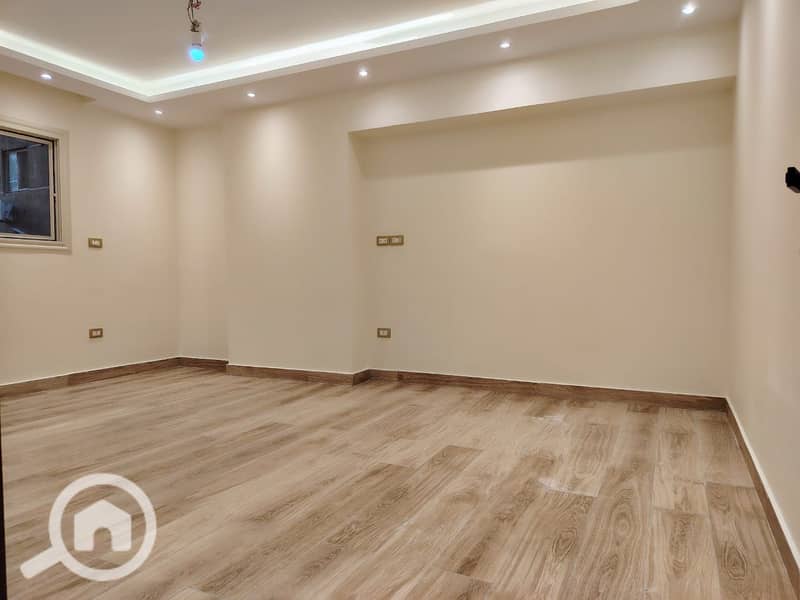 5 WhatsApp Image 2025-10-23 at 18.58. 03_3637850a. jpg