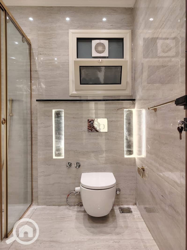 15 WhatsApp Image 2025-10-23 at 18.58. 05_819bf66f. jpg