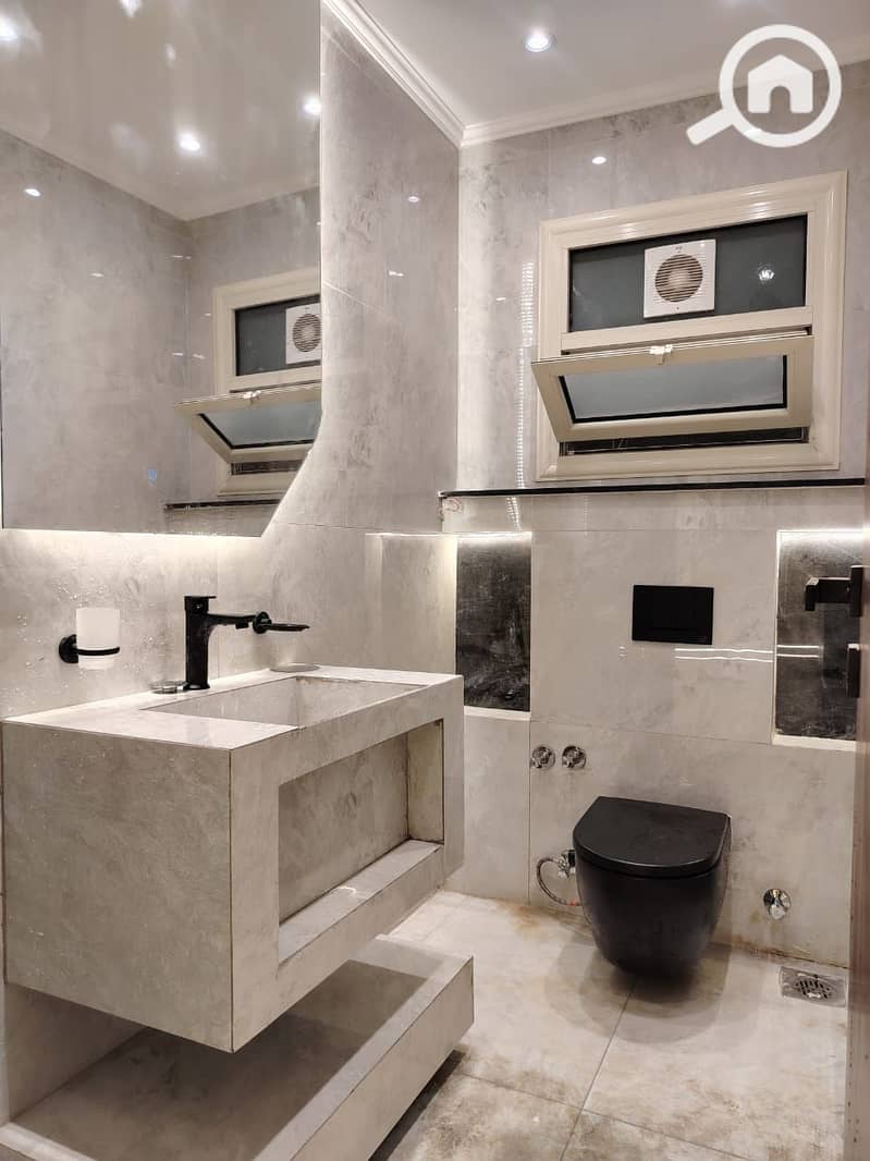 18 WhatsApp Image 2025-10-23 at 18.58. 06_2a64b98c. jpg