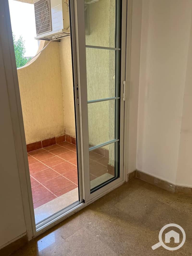 4 30c1a2ec-ccb6-478f-8747-1dd81dbb696b. jpg