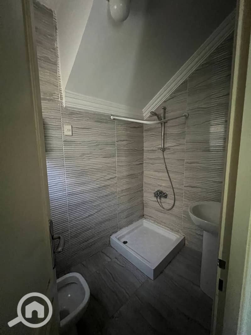 8 73d9774e-ea40-4402-ab74-65aa05c3cb80. jpg