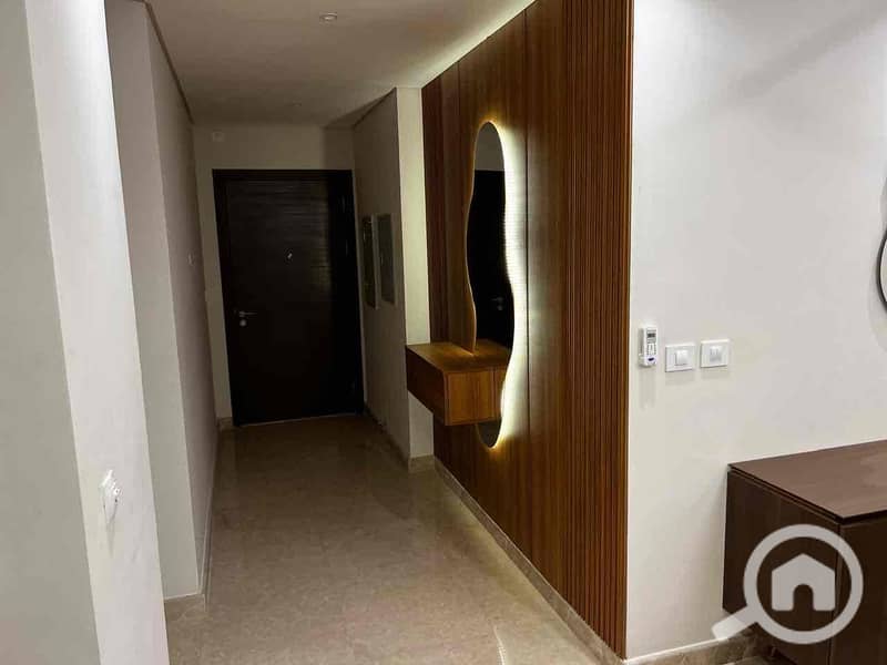 12 db4f785d-4c5b-48a7-b6d8-d8d95ac83698. jpg