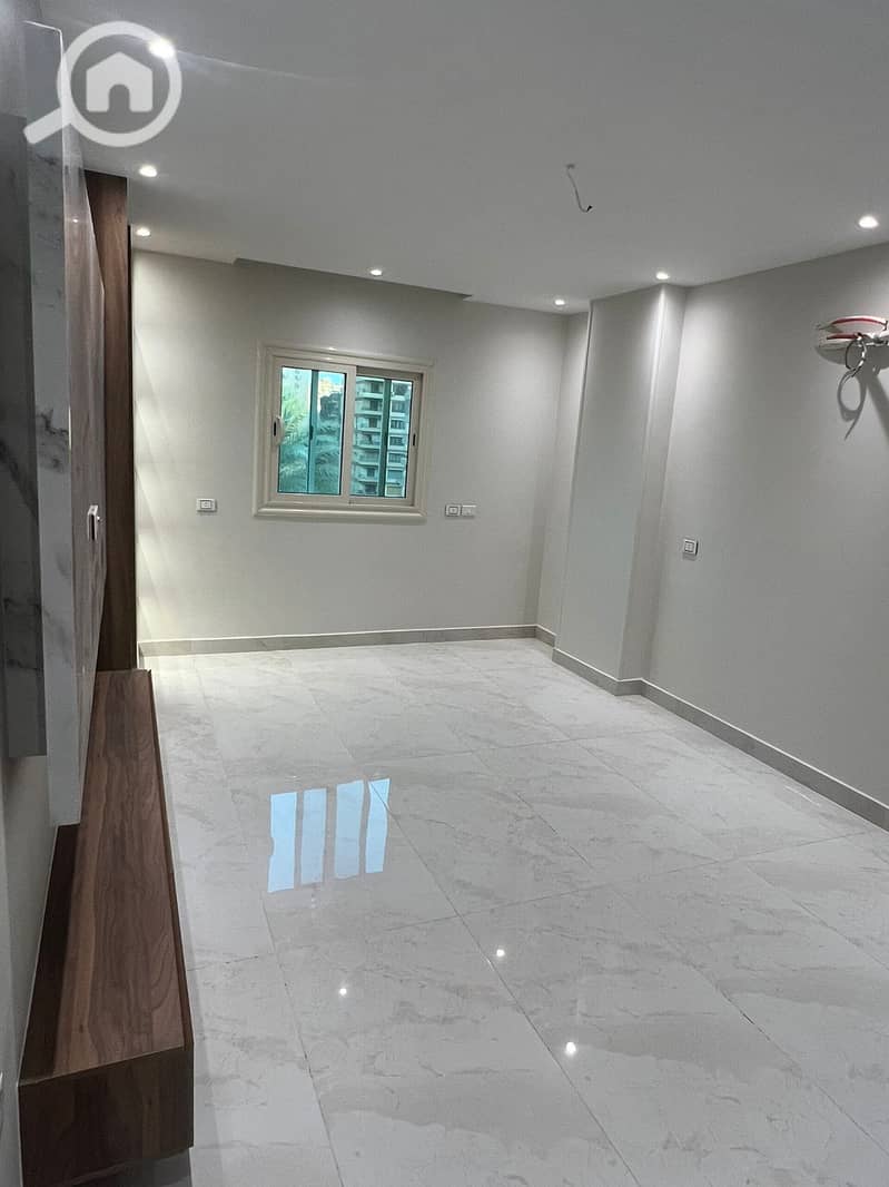 10 WhatsApp Image 2025-10-20 at 20.00. 46_f83b6fdc. jpg