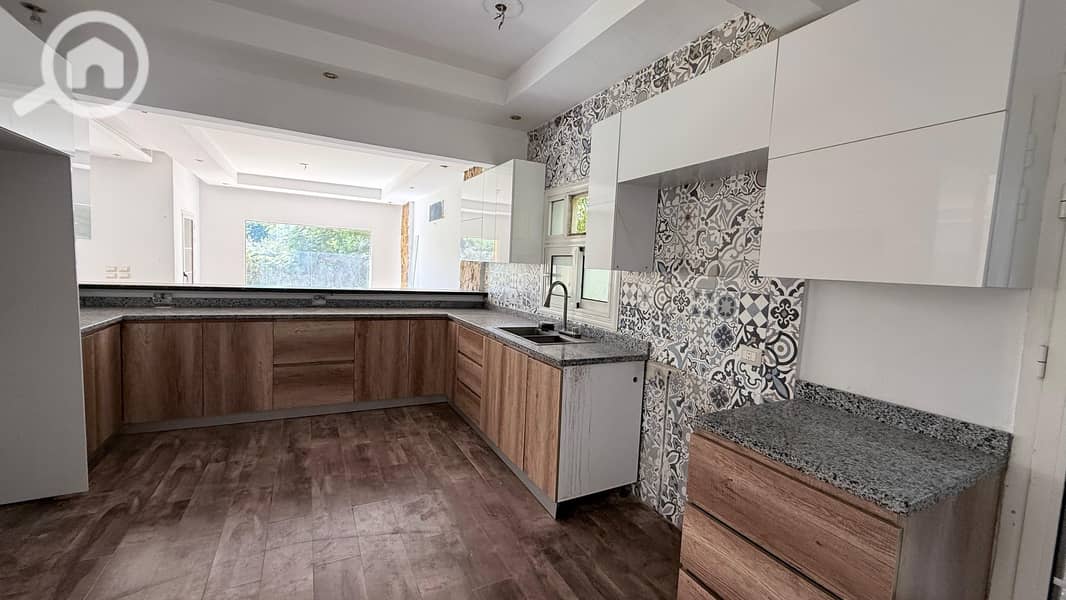 9 8fab3e9f-ea50-4fc8-81a2-8c0467fbbc9c. jpg