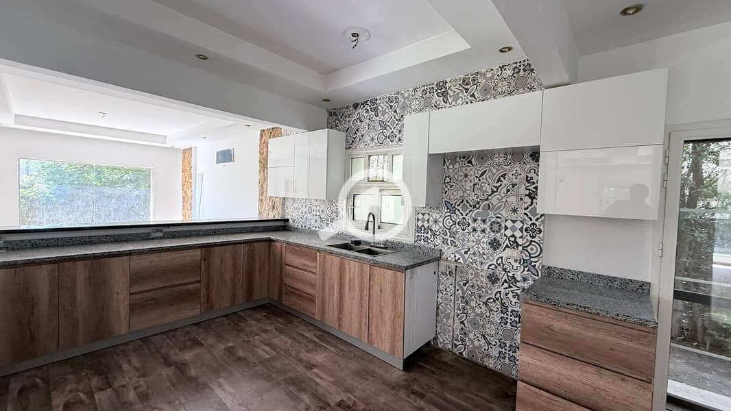 22 fe514d49-a8c8-4f7a-8e8f-7a6b91c74ee2. jpg