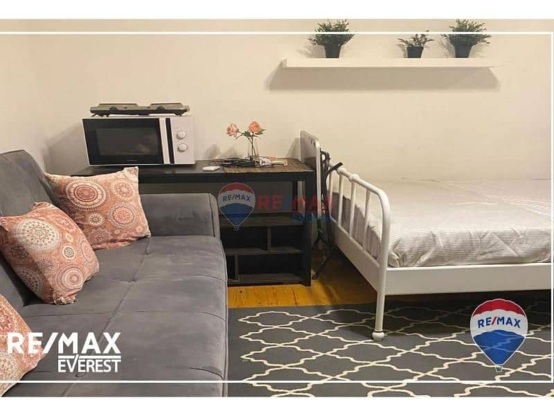 4 b3d10768-51cb-4150-b84f-6088e84a579b. jpg