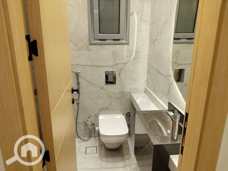 7 WhatsApp Image 2025-11-02 at 11.00. 32_7b9c8b73. jpg