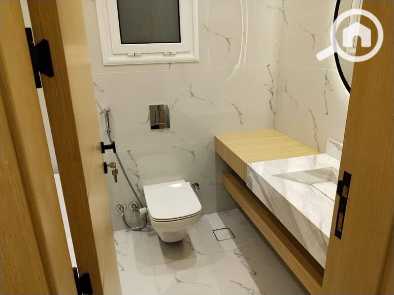 10 WhatsApp Image 2025-11-02 at 11.00. 32_b7defd3e. jpg