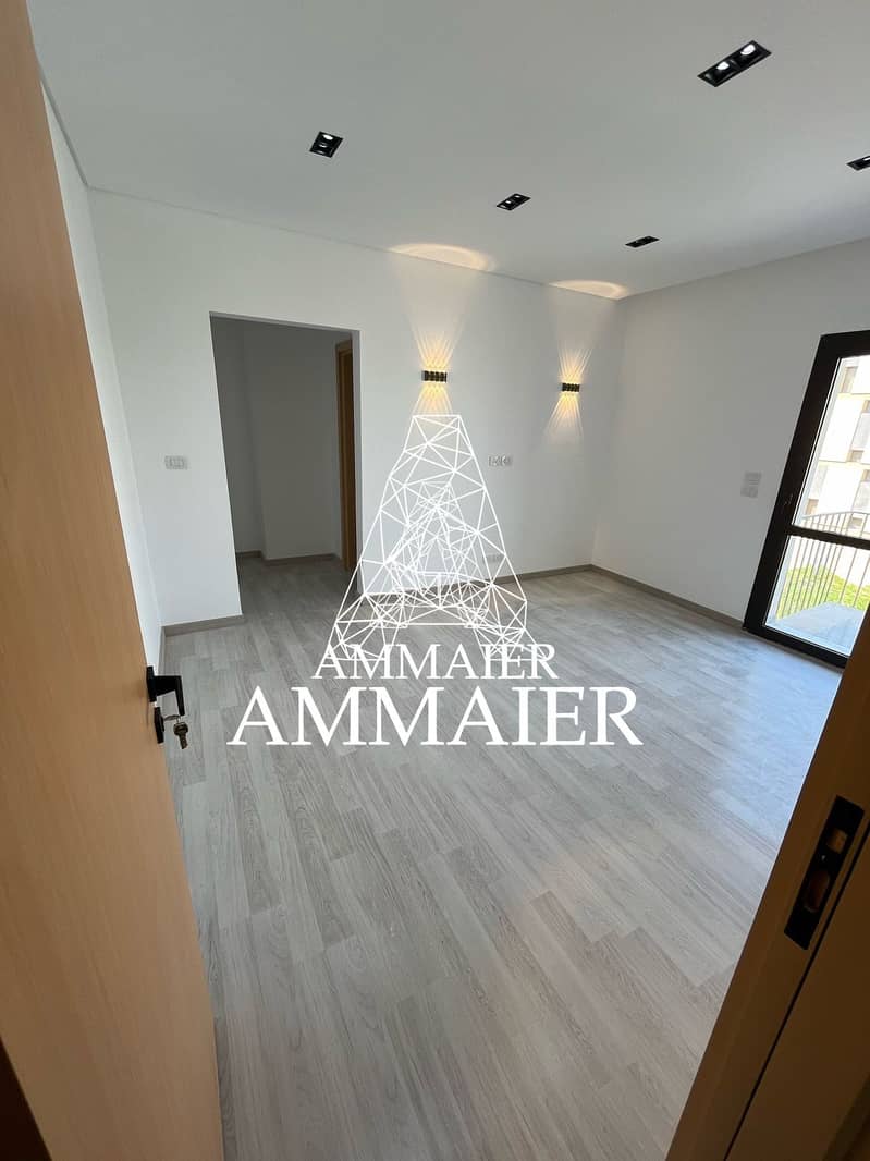 9 51b28def-96f8-427e-bb6e-f515feeedd39. jpg