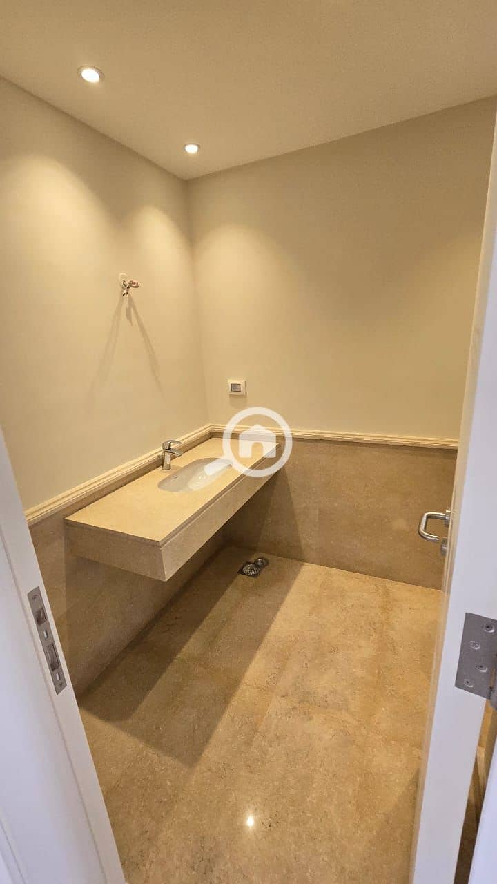 5 WhatsApp Image 2025-05-04 at 11.52. 25 AM. jpeg