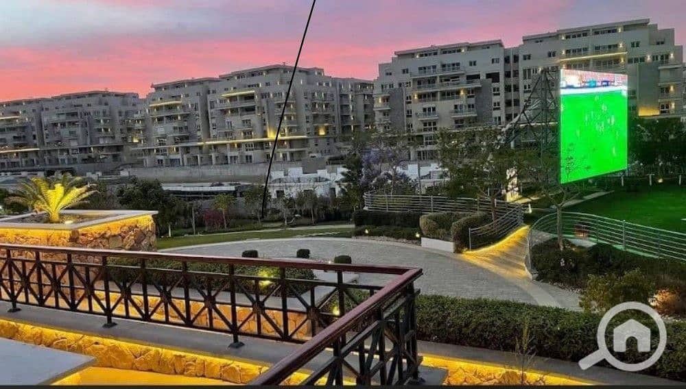 12 b8310e70-5481-4302-97e2-17d96167234d. jpg