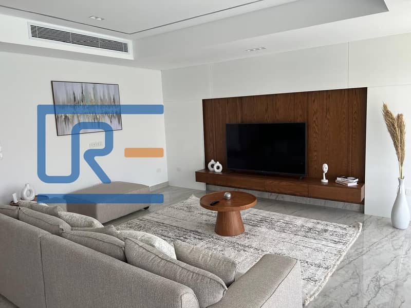 12 7285703c-d468-4f85-aac2-d912b661fc42. jpg