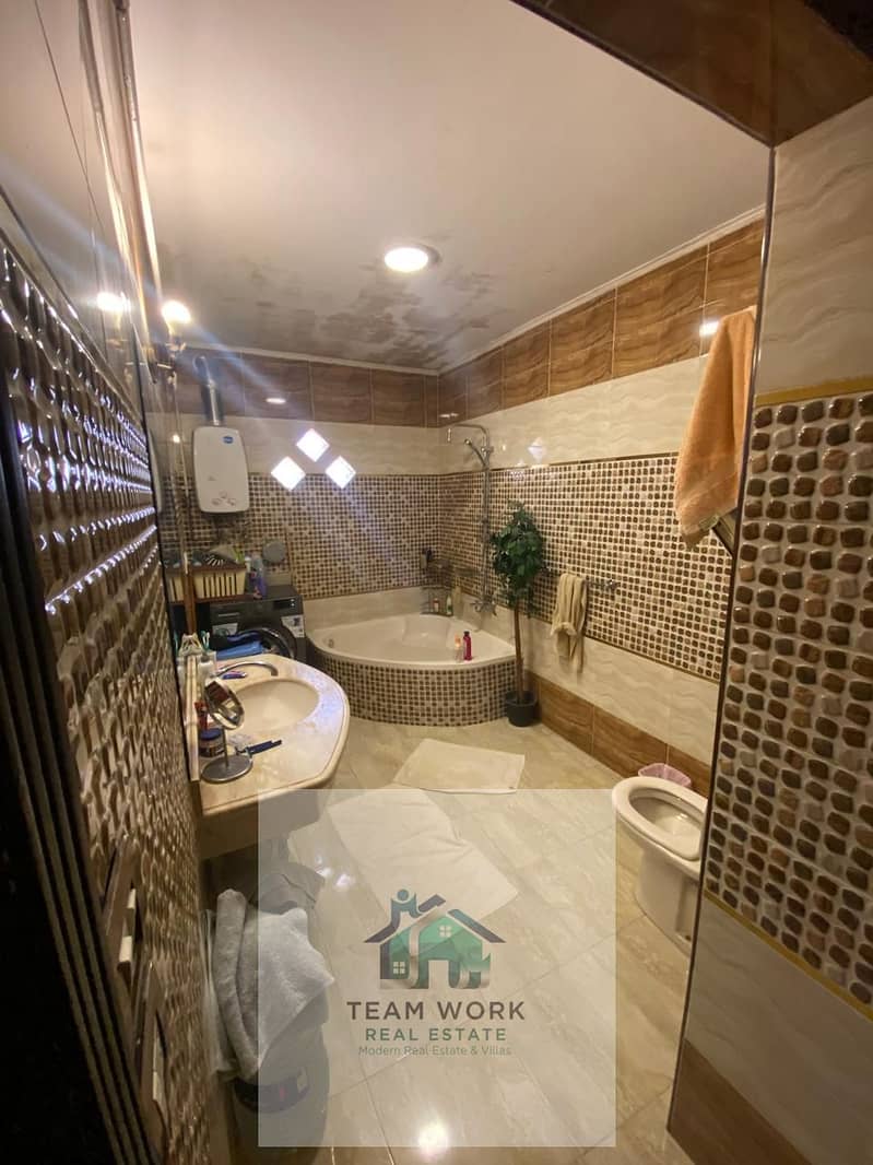 8 2e14d793-7b24-496b-831f-58a8262d33a3. jpg