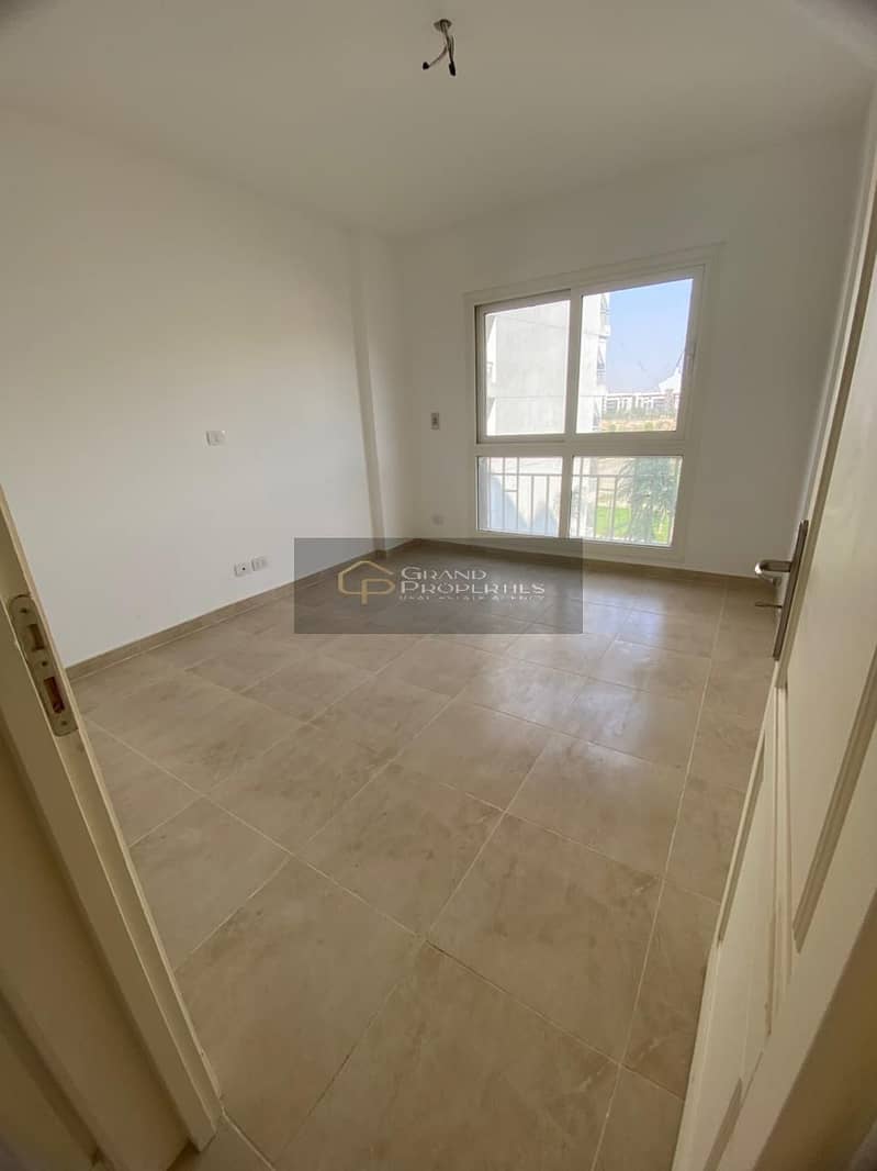 8 93d0d770-723a-473a-b5ca-18464b43431f. jpg